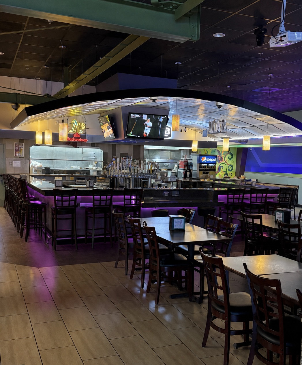 Cap's Bar & Grill